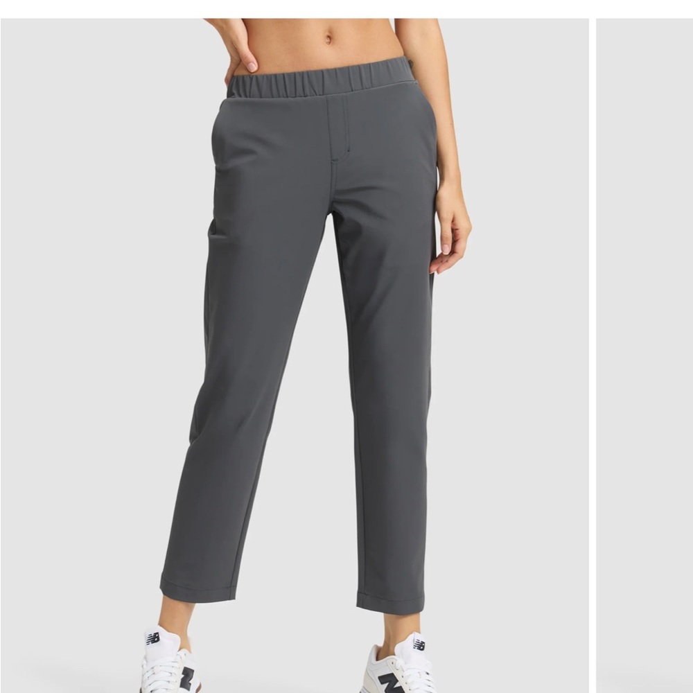 Brand New Cozy Earth cropped pants.